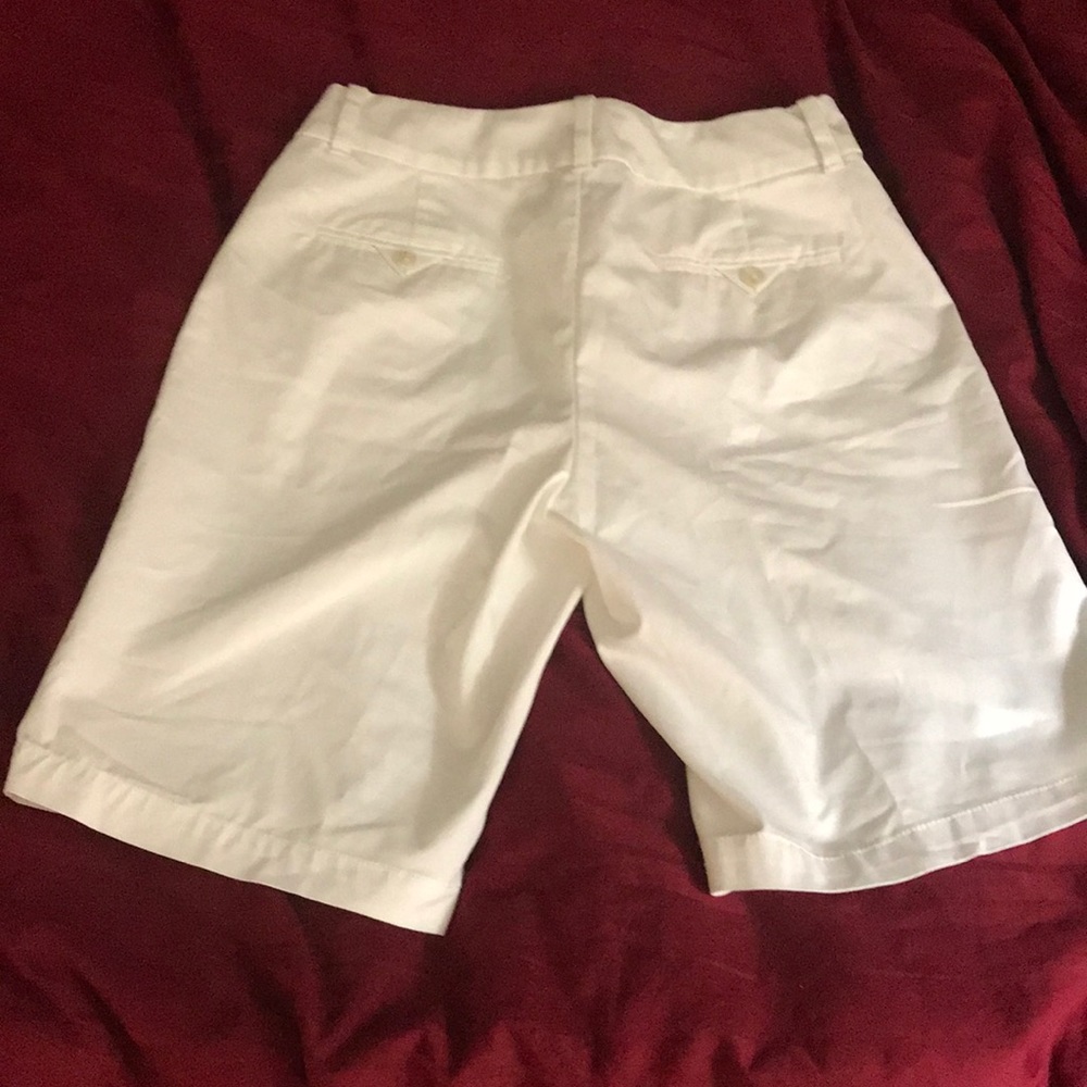 NEW Dockers shorts white Bermuda cotton/poly front zip & 2 pockets women size 8 - Picture 3 of 9